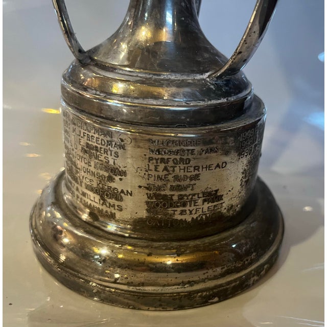 Silver 1190’s Silverplate Par 3 Golf Trophy With Golfer at Center and Golf Clubs Ad Base for the Cup For Sale - Image 8 of 9