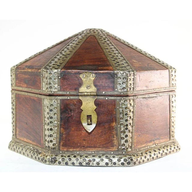 Mid 20th Century Large Asian Decorative Wooden Jewelry Box With Hammered Brass Metal Overlay For Sale - Image 11 of 13
