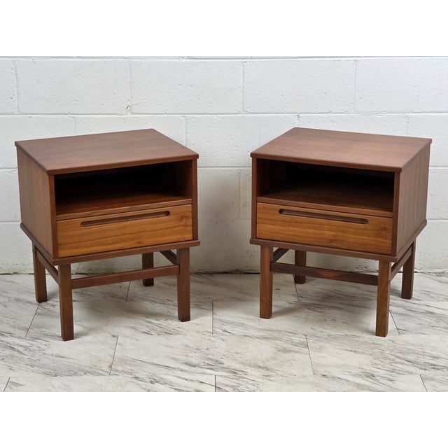 Mid 20th Century Pair of Danight Teak Nightstands by Nils Jonsson for Torring Møbelfabrik For Sale - Image 5 of 6