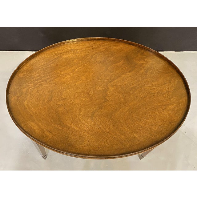 English English Oval Low Side or Coffee Table of Inlaid Mahogany For Sale - Image 3 of 12