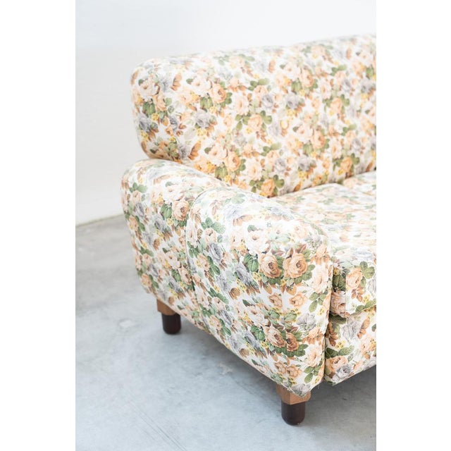2-Seater Sofa in Floral Fabric, Wooden Structure, Plastic and Wooden Feet, 1970s For Sale - Image 18 of 18
