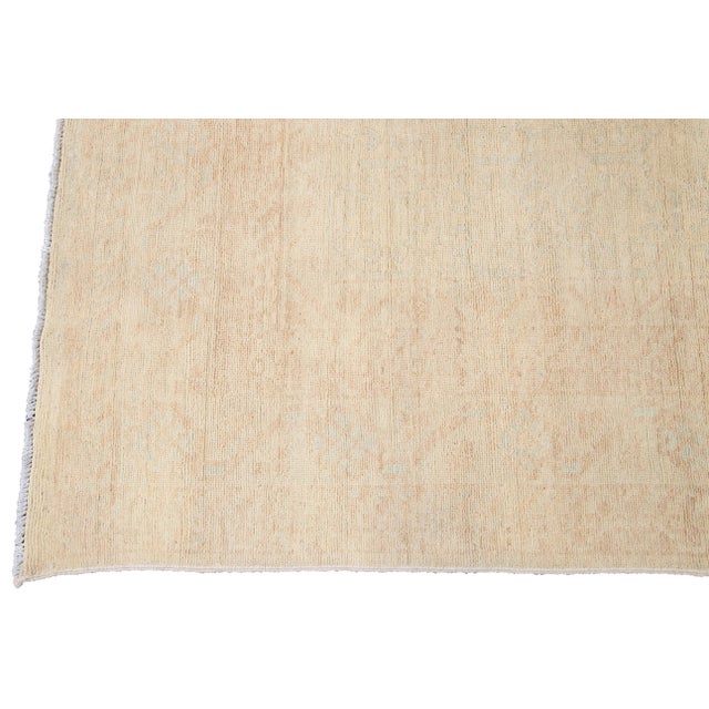 Beige Modern Peshawar Pakistani Handmade Floral Beige Wool Rug For Sale - Image 8 of 9