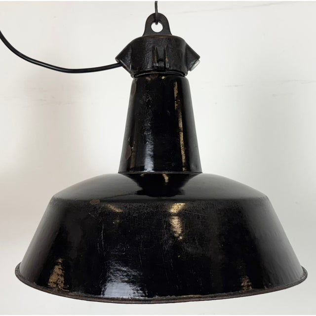 Industrial Black Enamel Factory Lamp with Cast Iron Top, 1950s For Sale - Image 6 of 18