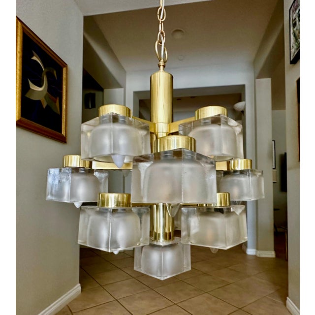 Mid-Century Modern Sciolari 13 Light Ice Cube Glass Brass Chandelier For Sale - Image 3 of 17