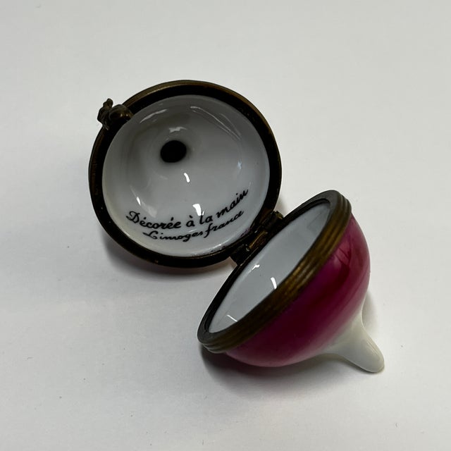 Limoges, France 1970s Vintage Limoges France Radish Trinket Box For Sale - Image 4 of 4