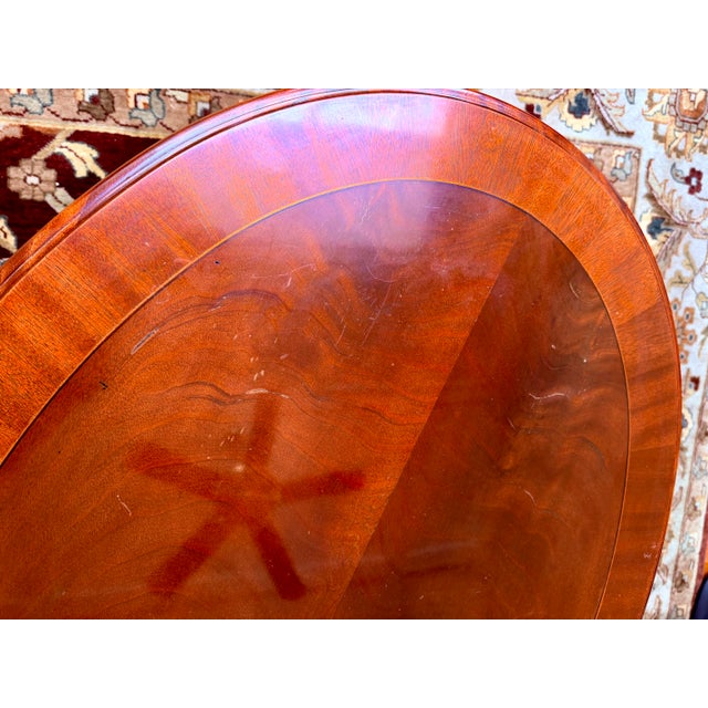 Ethan Allen 18th Century Chippendale Style Banded Mahogany Oval Coffee Table With Claw and Ball Feet For Sale In New York - Image 6 of 13