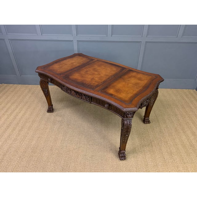 1900 - 1909 Chippendale Style Writing Table in Carved Mahogany, 1900 For Sale - Image 5 of 18
