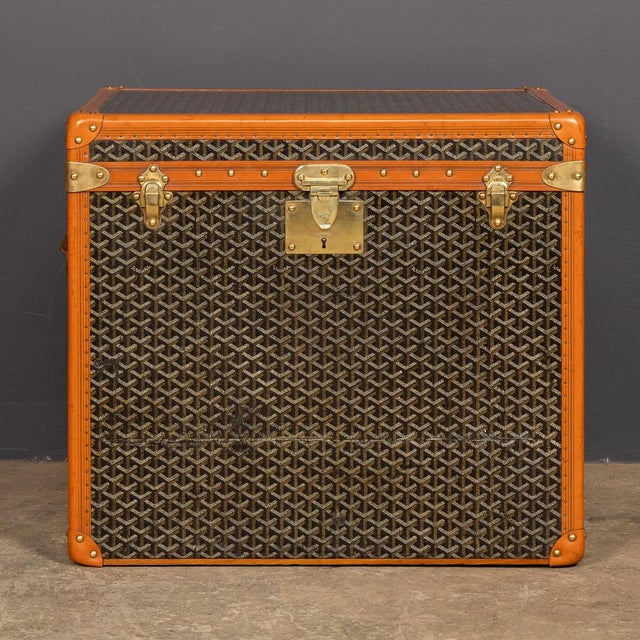 Goyard Antique French Hat Trunk in Chevron Canvas from Goyard, Paris, 1920s For Sale - Image 4 of 18