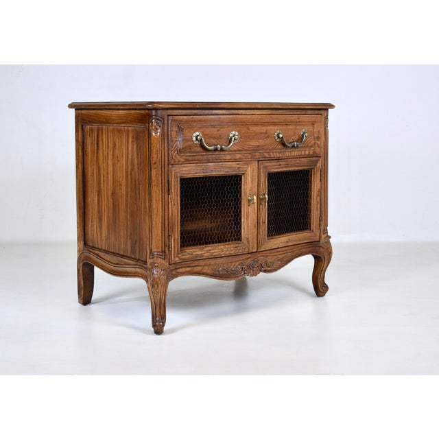 Wood Henredon French Provincial Nightstands, Carved Oak & Brass, 1980s, Usa For Sale - Image 7 of 12