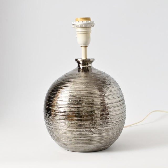 Ball-Shaped Silver Ceramic Table Lamp by Aldo Londi for Bitossi, 1970s For Sale - Image 6 of 15