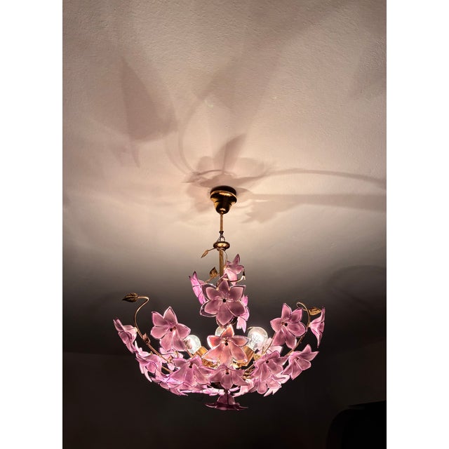 1980s Italian Style Hand-Painted Pink and Purple Murano Glass Floral Chandelier - 4-Light⁠ For Sale - Image 9 of 18