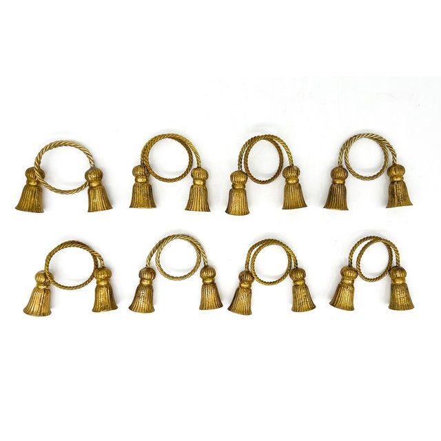 French Country Late 20th Century Set of 8 Solid Brass Tassel Napkin Rings – Hollywood Regency / Traditional For Sale - Image 3 of 10