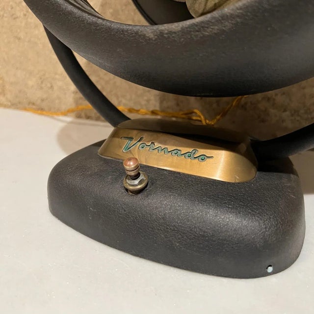 AMBIANIC presents 1940s Vornado vintage antique electric fan powerful and silent. Art Deco era electric table desk top fan...