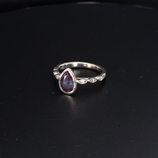 Contemporary 10k White Gold Ring With Pear-Shaped Lab-Grown Alexandrite & Diamond Accents, Size 6.75 For Sale - Image 3 of 9