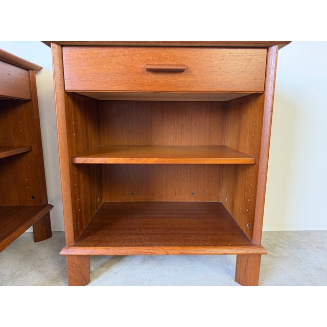 Mid Century Danish Modern Teak Nightstands With Drawer & Open Shelf – A Pair For Sale - Image 9 of 18