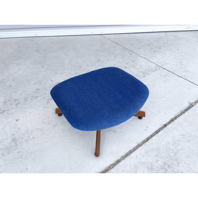 1960s Mid Century Walnut Lounge Chair and Ottoman by Adrian Pearsall for Craft Associate For Sale - Image 15 of 15