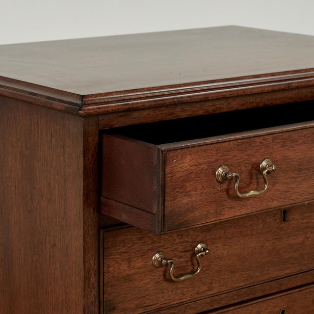 Vintage Pair of Chippendale Style Stands by Biggs For Sale - Image 11 of 18
