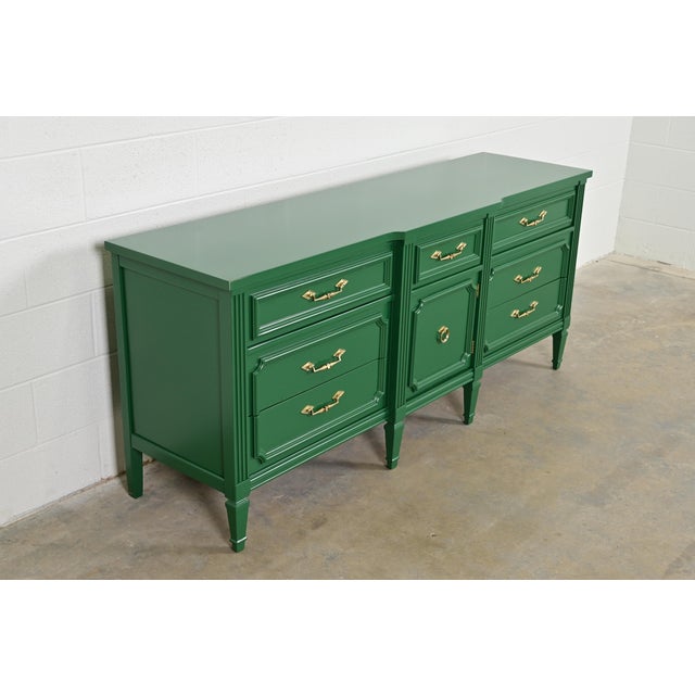 Thomasville Thomasville French Regency Louis XVI Green Lacquered Dresser or Credenza, Newly Refinished For Sale - Image 4 of 13