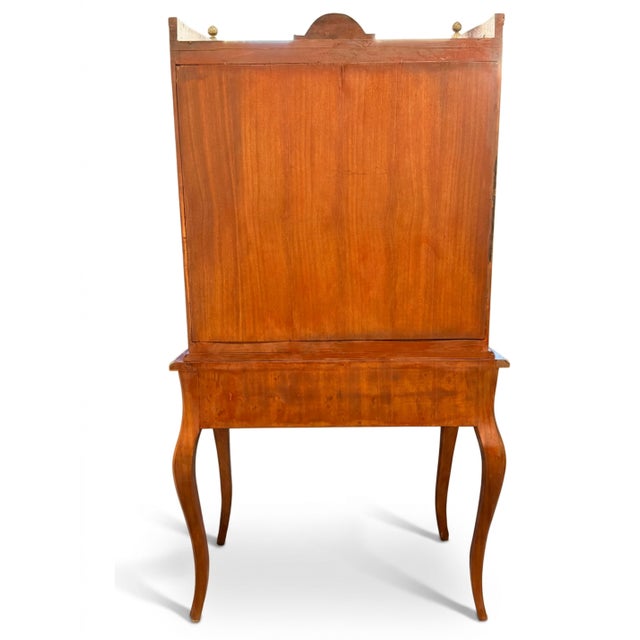 Mid 19th Century French Louis XV Style Ormolu-Mounted Walnut/Rosewood Vitrine Cabinet For Sale In New York - Image 6 of 17