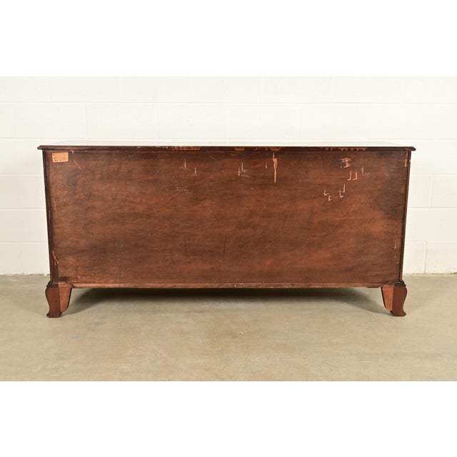 Kindel Furniture Georgian Carved Solid Mahogany Block Front Triple Dresser For Sale - Image 16 of 18