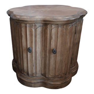 1980s Henredon Clover Shaped Cabinet Accent Table or Side Table For Sale