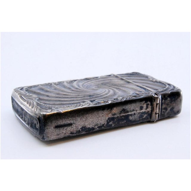 Silver Silver Matchbox with Reliefs and Central Vortex For Sale - Image 8 of 10