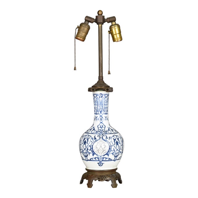 Late 19th Century Blue and White Chinese Porcelain & Brass Table Lamp For Sale