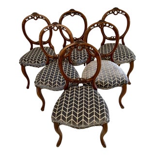 Antique Victorian Walnut Carved Balloon Back Dining Chairs, 1850, Set of 6 For Sale