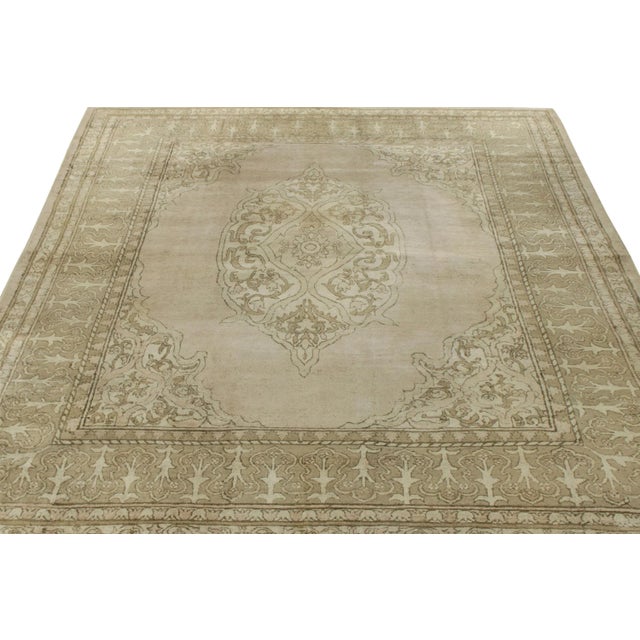 Originating from India circa 1920-1930, a gorgeous Amritsar piece joining Rug & Kilim’s Antique & Vintage collection. The...