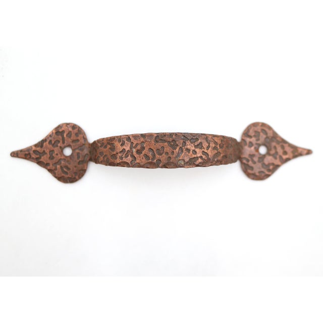 English Pair of 5.25 In. Colonial Hammered Steel Drawer Cabinet Pulls For Sale - Image 3 of 5