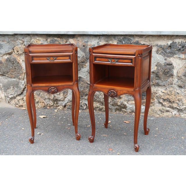 Pair of French Louis XV Style Side Tables Nightstands For Sale - Image 4 of 15