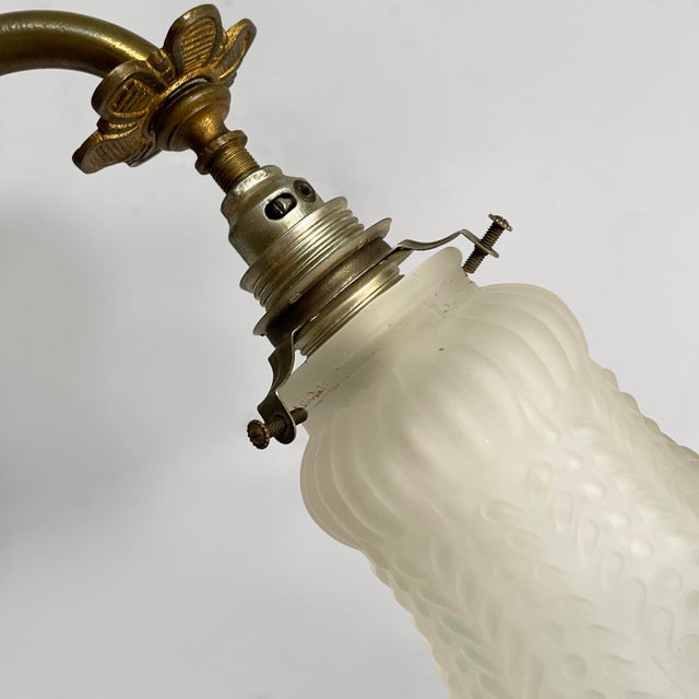 Italian Art Deco Flower-Shaped Wall Lamp in Brass and Glass, 1950s For Sale - Image 11 of 18