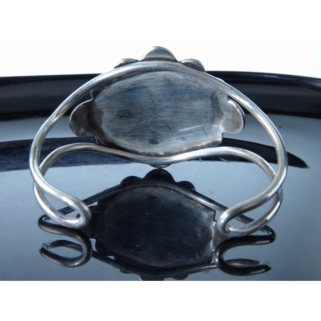 6.75" Vintage Navajo Sterling Kingman Turquoise Cuff Bracelet For Sale In Austin - Image 6 of 6
