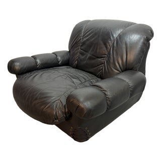 Large Italian Space Age Postmodern Black Leather Lounge Chair with Brass Buttons and Cord Lacing from Busnelli, 1970s For Sale