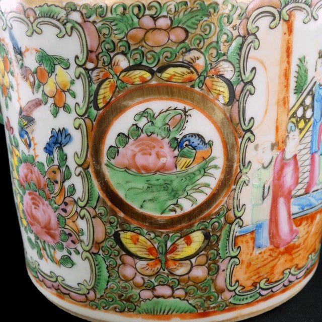 Chinese Rose Medallion Teapot 2nd Half 19 Century For Sale In Phoenix - Image 6 of 10