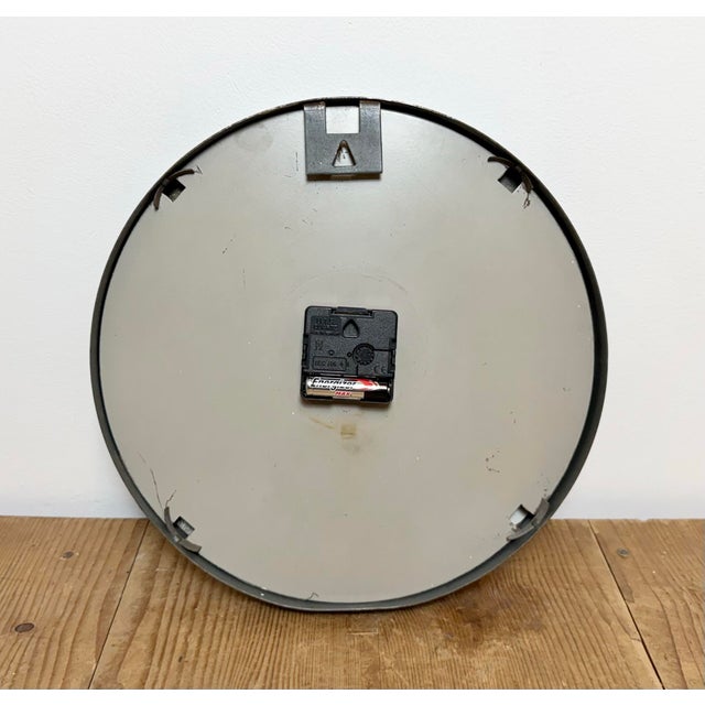 Vintage Industrial Factory Wall Clock from Siemens, 1950s For Sale - Image 15 of 16