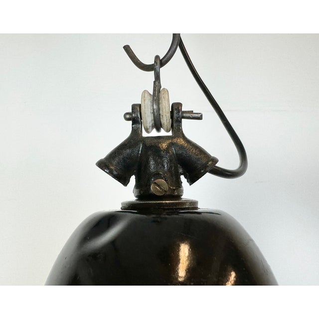 Industrial Black Enamel Factory Lamp with Cast Iron Top, 1930s For Sale - Image 4 of 18