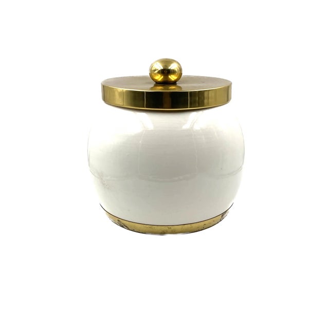 Hollywood Regency White Ceramic Bucket, Italy, Ca. 1970 For Sale - Image 9 of 13