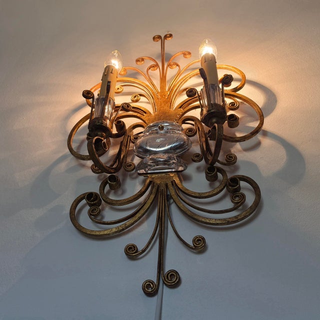 Gold Two-Armed Wall Lamp in Iron and Crystal Glass in the style of Maison Baguès, France, 1950s For Sale - Image 8 of 15