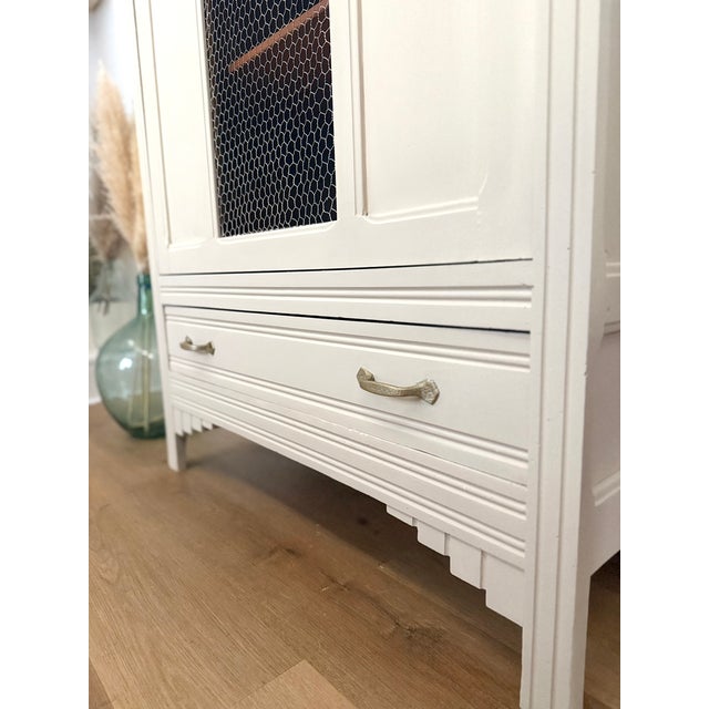 French Art Deco Painted Armoire with Chicken Wire Door, 1930s For Sale - Image 6 of 16