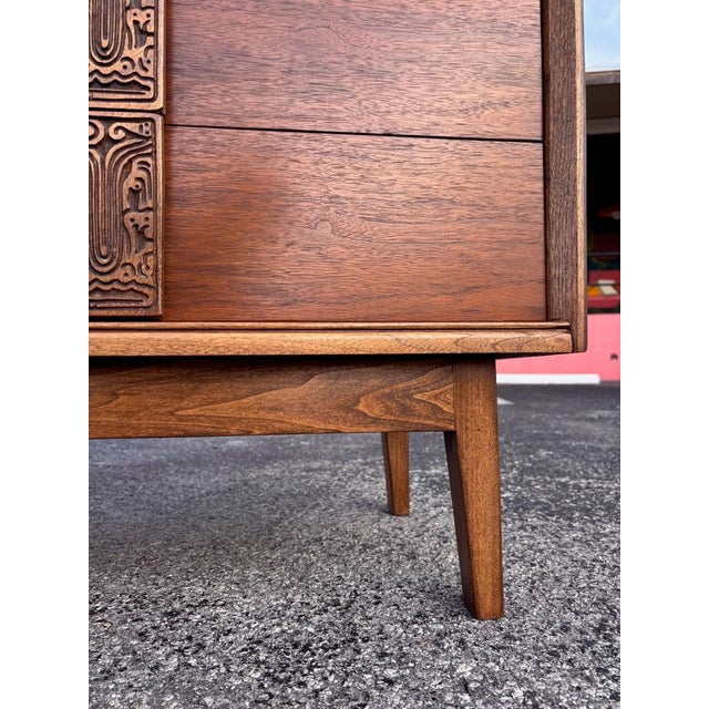 Wood Fully-Refinished Mid Century Bassett Aztec Sixer For Sale - Image 7 of 8
