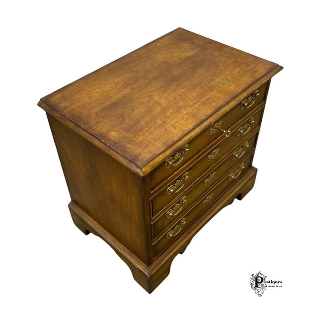 Vintage Wellington Hall Traditional Chippendale Style Walnut Four