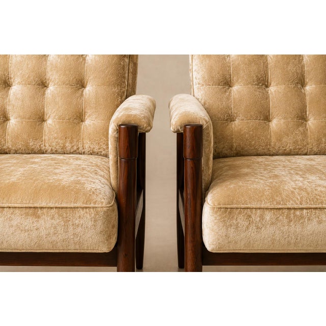 1960s Móveis Provenzal Lounge Chair in Jacaranda & Champagne Mohair Velvet, Brazil, 1960s For Sale - Image 5 of 16