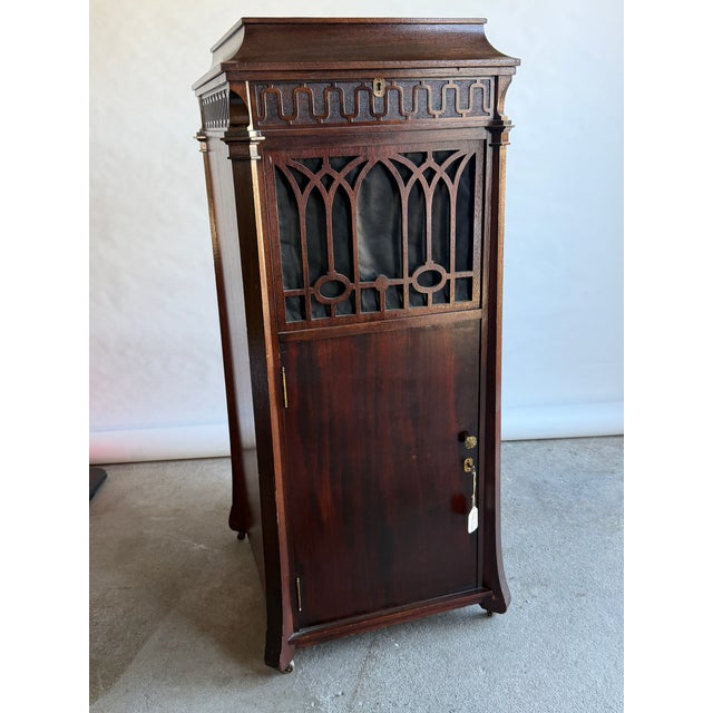 1914 Edison Disk Phonograph Model C-250 With 100 Edison Records Original Oil Can & Brush, Accessories For Sale - Image 14 of 18