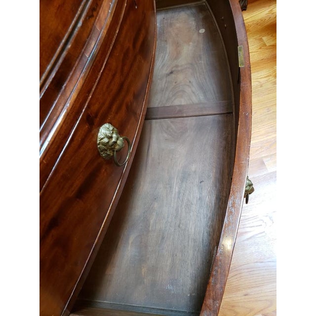 English Regency Mahogany Bow-Front Chest-on-Chest With Ebony Inlay & Lion-Head Pulls, C. 1810–1820 For Sale In Raleigh - Image 6 of 10