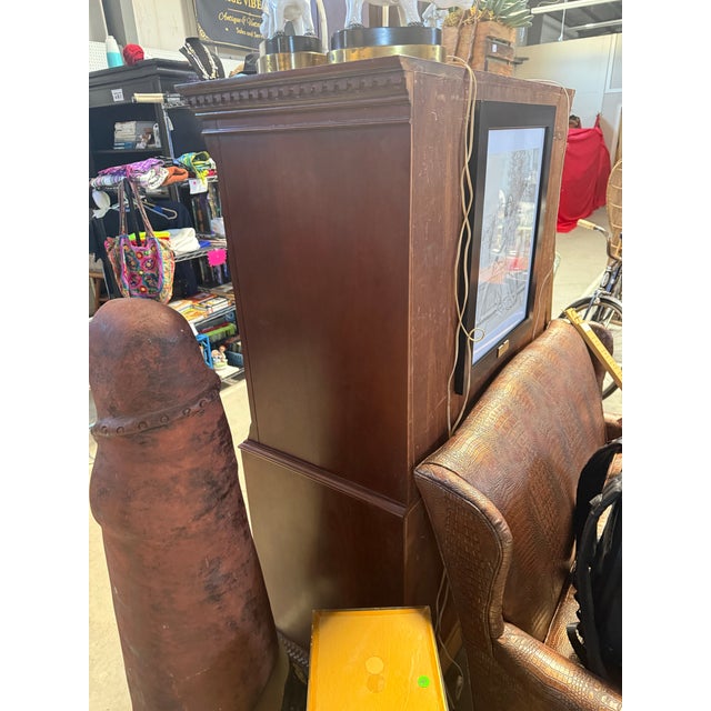 Bernhardt 1950s Centennial Collection by Bernhardt Mahogany Serpentine Tall Chest of 8 Drawers For Sale - Image 4 of 10