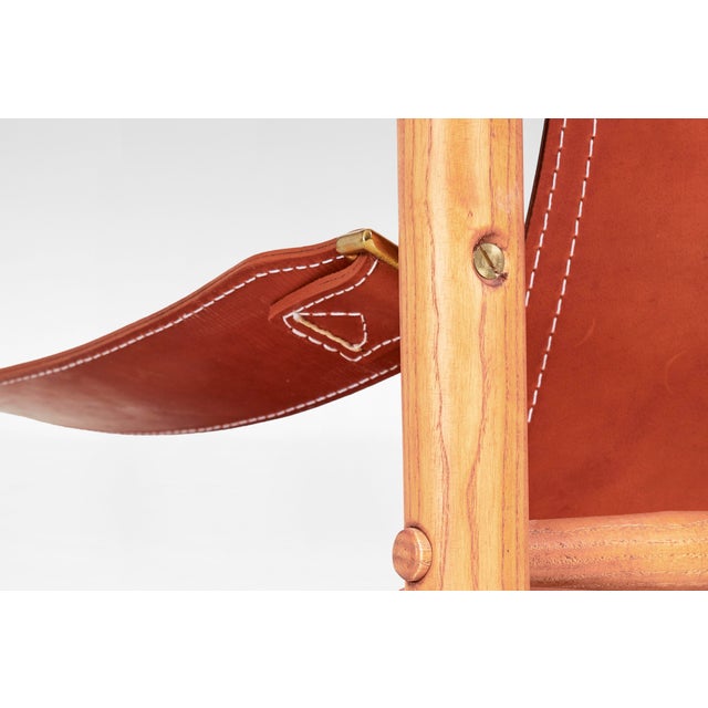 Vintage Scirocco Safari Lounge Chairs in Red Leather and Wood by Arne Norell for Arne Norell AB, 1960s, Set of 2 For Sale - Image 6 of 7