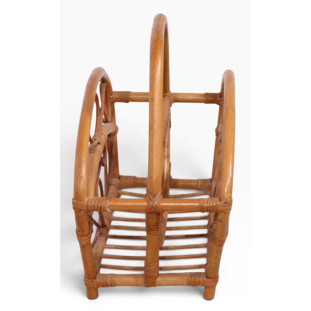 Chic mid century bamboo magazine rack, in very good, original clean and ready to use condition showing only light cosmetic...