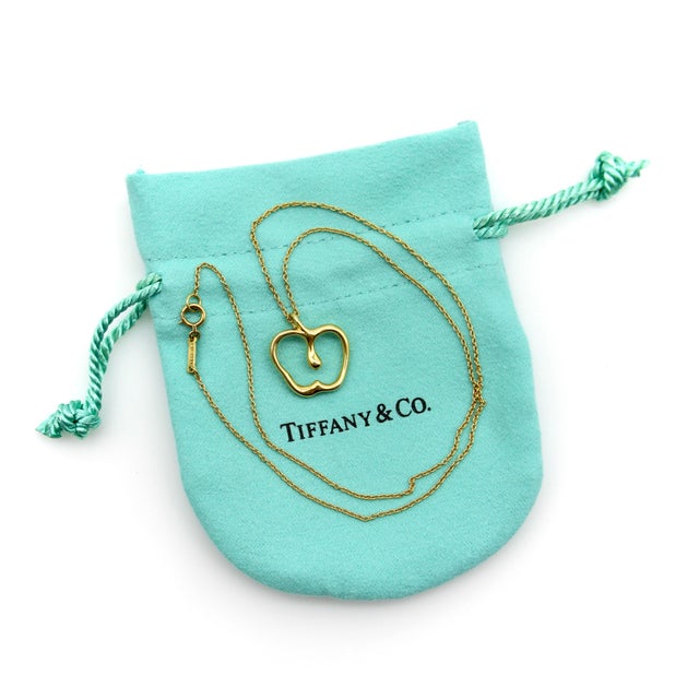 Tiffany and Co. Vintage 18k Gold Elsa Peretti Small Apple Necklace for Tiffany & Co. For Sale - Image 4 of 9