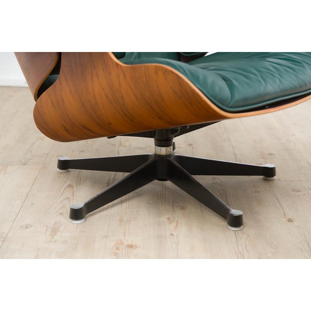 Set of Vintage Lounge Chair with Ottoman in Avocado Green by Charles and Ray Eames for Herman Miller, 1970s For Sale - Image 16 of 18